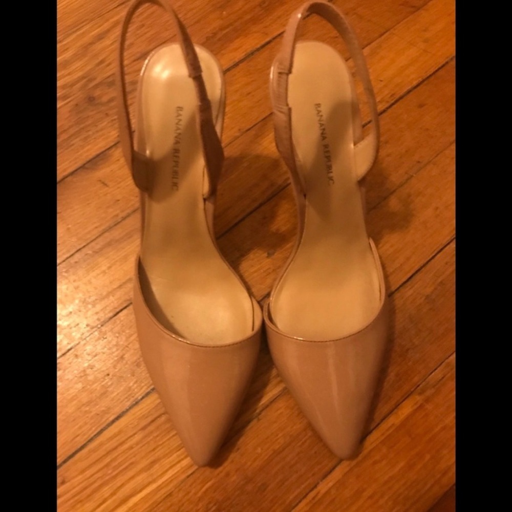 Banana Republic Women's Tan Slingback Heels— looking for these shoes! HELP!!